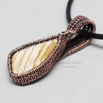Wire Weaving - Grooved weave for a wire wrapped bezel pendant
